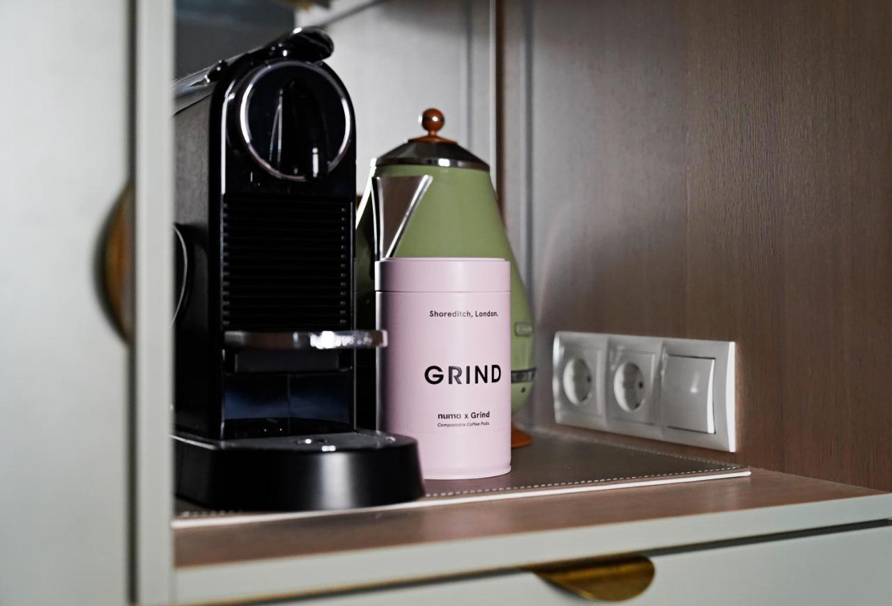 Extra großes Zimmer mit Badewanne und separatem Wohnbereich mit Schlafsofa